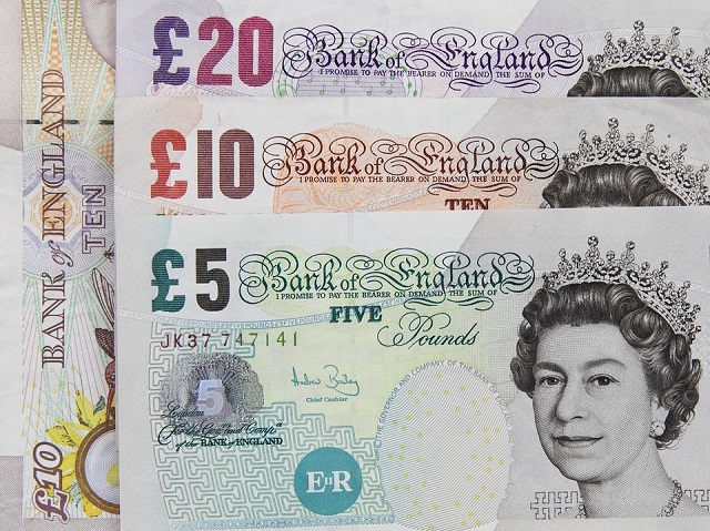 a £5 note, a £10 note and a £20 note 